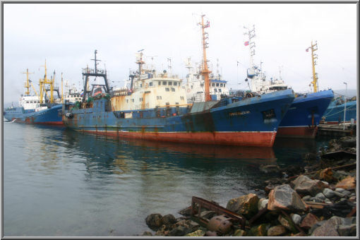 Ausgemusterte russische Schiffswracks