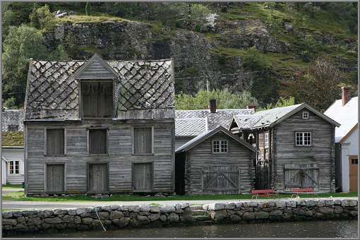 Alte Speicher in Læerdalsøyri