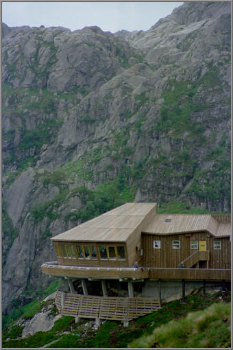 Berghütte oberhalb des Lysefjords